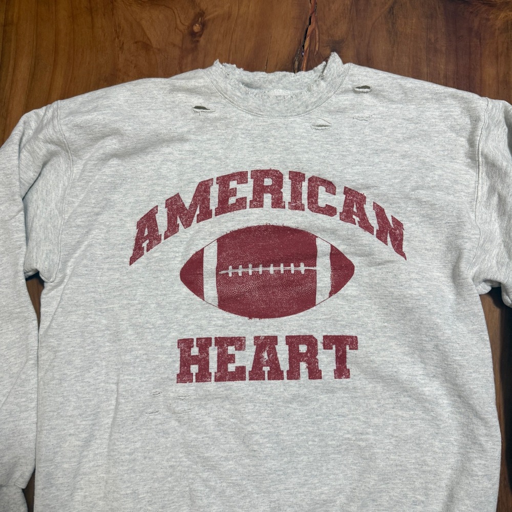 Benson Boone Men's Sweatshirt Medium American Heart Distressed Football R3-16 - Picture 3 of 7